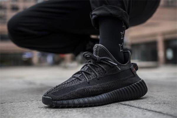 yeezy 350黑天使开箱测评 椰子350黑天使值得入手吗