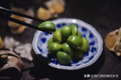 ​您做的腊八蒜为啥不绿，一个小窍门马上就变色