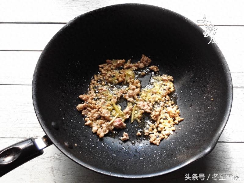 绿豆芽和这两种食材一起炒，意想不到的好吃，能让你食欲大开